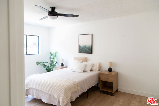 4938 Rosewood Avenue, Los Angeles CA: https://media.crmls.org/mediaz/90ab1370-0752-446c-86af-0789690392f4.jpg