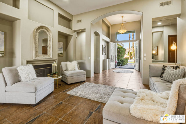 Image 3 of 39 For 2 Brentwood Way