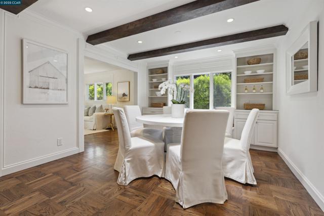 51 Ivy Dr, Orinda CA: https://media.crmls.org/mediaz/90ab9b94-ea9a-4d68-93bf-384069c405dc.jpg