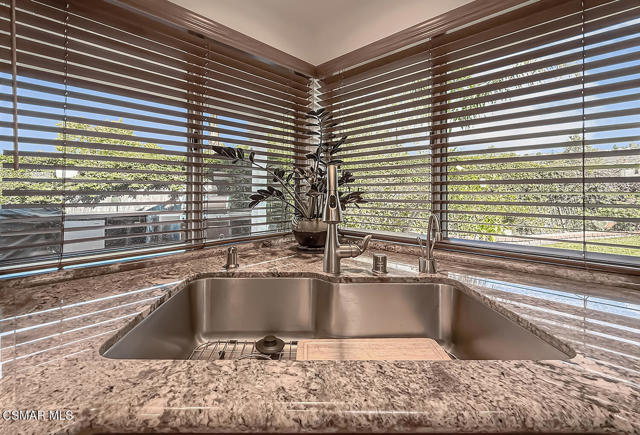 2848 Bayham Cir, Thousand Oaks CA: https://media.crmls.org/mediaz/90ac6451-c4ac-439a-9338-c8408eac23e4.jpg