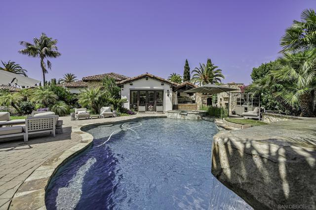 15823 The River Trail, Rancho Santa Fe CA: https://media.crmls.org/mediaz/90ac84b2-ad41-4d87-b846-400764fada8c.jpg