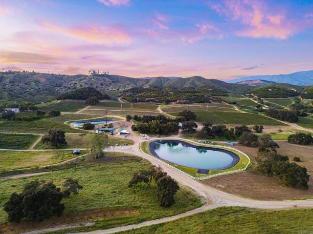 14224 Old Cole Grade Road, Pauma Valley CA: https://media.crmls.org/mediaz/90aca100-1cb1-4db3-98b1-26722a40fee8.jpg