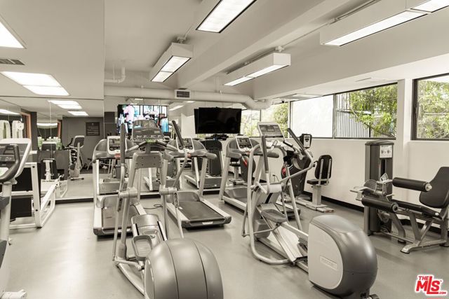2220 Avenue Of The Stars, Los Angeles CA: https://media.crmls.org/mediaz/90adef3a-3908-403e-bff7-4063342ed279.jpg
