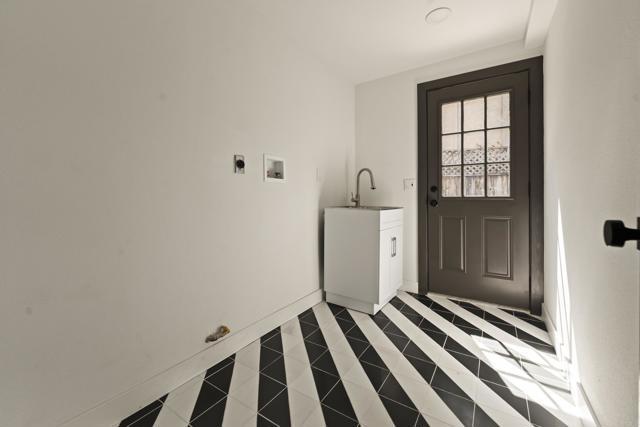 Image 46 of 73 For 9320 Fortune Lane