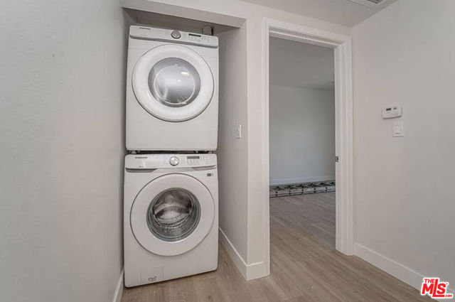 204 E 29th Street, Los Angeles CA: https://media.crmls.org/mediaz/90ae38f3-6834-473d-8f40-b83f4417d084.jpg