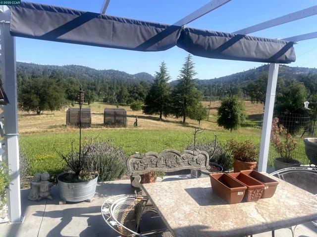 16 Paul Place, Bangor CA: https://media.crmls.org/mediaz/90ae83bf-9867-4af0-b9e6-0ad0f1e66002.jpg