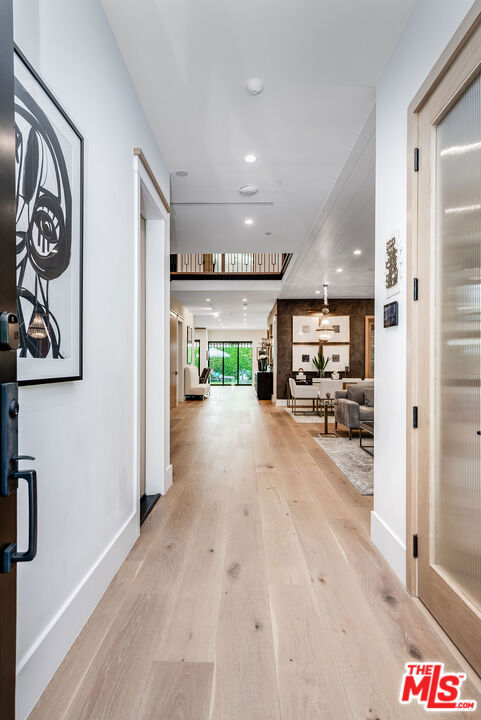 4365 Kraft Avenue, Studio City CA: https://media.crmls.org/mediaz/90ae87d2-b1a8-4a1e-9bcc-952d7291b716.jpg