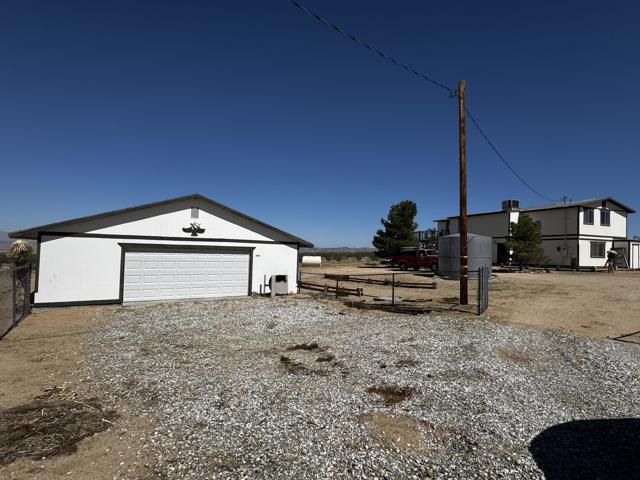 50928 Bell Road, Johnson Valley CA: https://media.crmls.org/mediaz/90ae9808-3a6a-4144-a704-c3853e5dcd8d.jpg