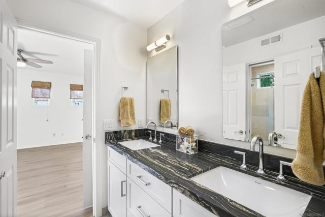 5032 Manor Ridge Ln, San Diego CA: https://media.crmls.org/mediaz/90aed345-746f-41fb-8070-e6399f7b3d5e.jpg