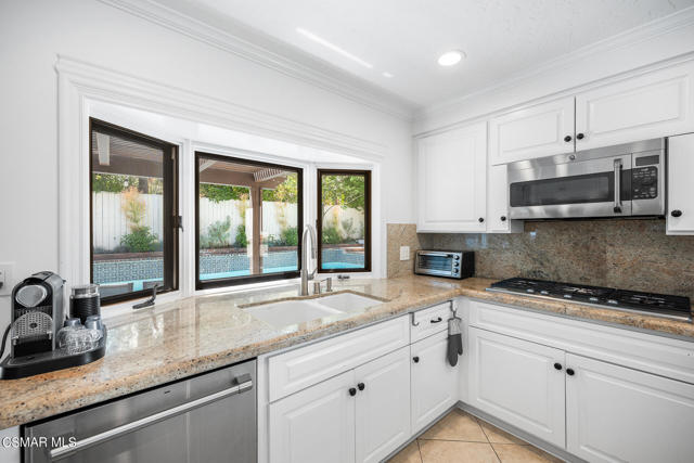1267 Willsbrook Court, Westlake Village CA: https://media.crmls.org/mediaz/90aee59e-b106-4b83-8b1a-4efc7db65342.jpg