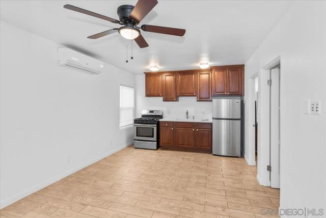 814 16 Pismo Ct., San Diego CA: https://media.crmls.org/mediaz/90af0536-c3b9-449c-9d12-8ecf87b1eb09.jpg