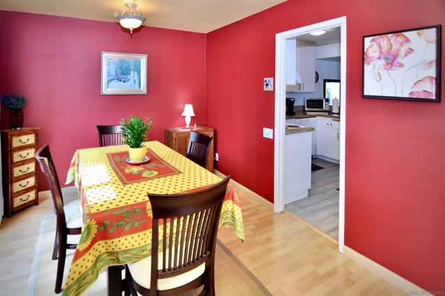 10373 Caminito Banyon, San Diego CA: https://media.crmls.org/mediaz/90af1ecf-1c4e-47b9-a14f-9b7948896b1b.jpg
