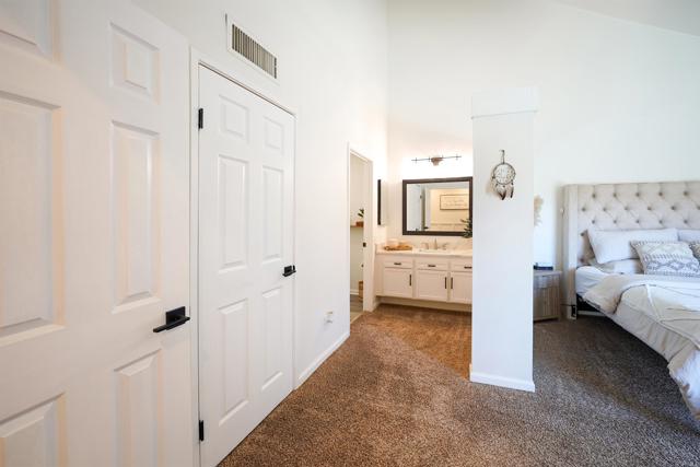 23822 Green Haven Lane, Ramona CA: https://media.crmls.org/mediaz/90af3b09-406d-4c9c-b3ee-b59741dbea30.jpg