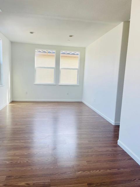 74 Caspian Way, Gilroy CA: https://media.crmls.org/mediaz/90affaa7-e778-4da1-bf11-c0886985a34b.jpg