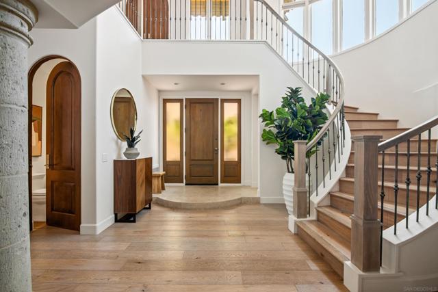 7729 Ivanhoe Avenue, La Jolla CA: https://media.crmls.org/mediaz/90b077b8-81c8-42d8-9731-a955b8fe368b.jpg