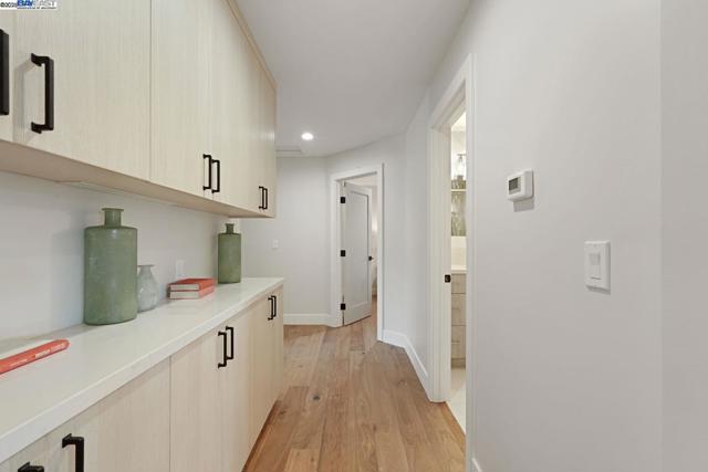 25 Mackenzie Pl, Danville CA: https://media.crmls.org/mediaz/90b0946f-7bf3-4e8b-b47c-24a4113fcb01.jpg