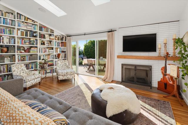 Detail Gallery Image 7 of 50 For 2627 Range Rd, Los Angeles,  CA 90065 - 3 Beds | 2 Baths