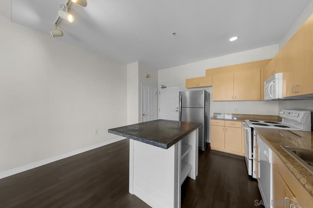 1501 Front St - photo 6