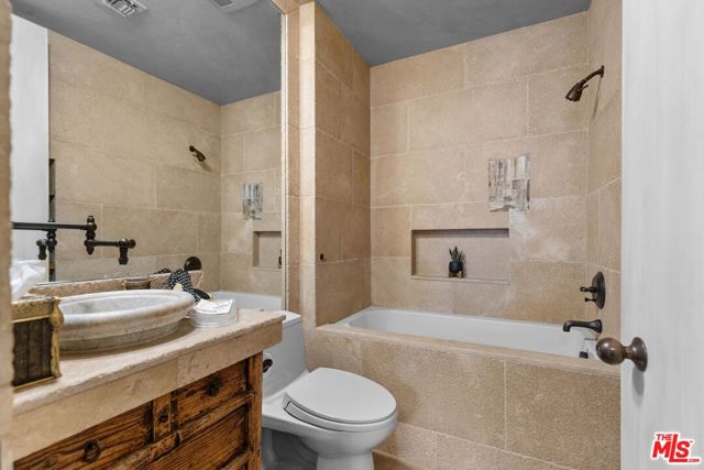 605 North Hillcrest Road photo 15