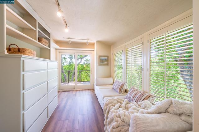 71 Silverwood Dr, Lafayette CA: https://media.crmls.org/mediaz/90b13427-e8d0-436c-8fe0-7a8ced6e7bfb.jpg
