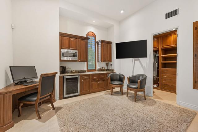 334 Crest Lake Drive, Palm Desert, CA 92211