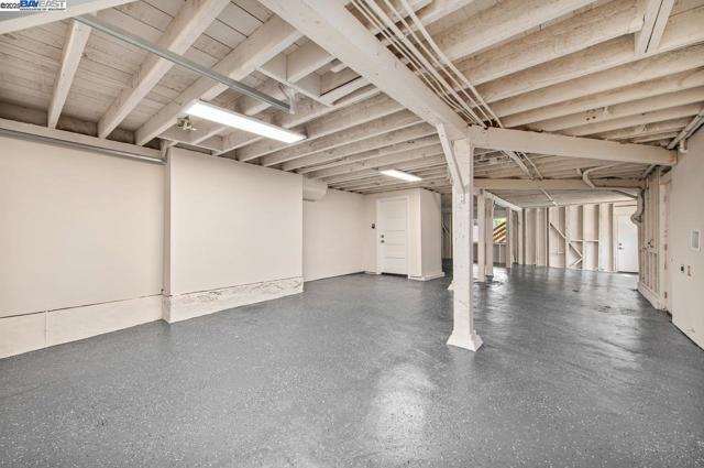 2356 15th St, San Francisco CA: https://media.crmls.org/mediaz/90b34a6d-7567-4f6f-9122-ed662ee42f29.jpg