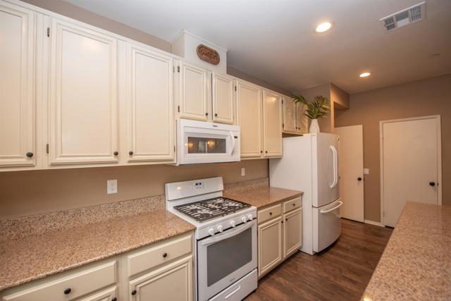 Detail Gallery Image 7 of 49 For 1712 Cal Orchid Pl #2,  Chula Vista,  CA 91913 - 3 Beds | 2/1 Baths