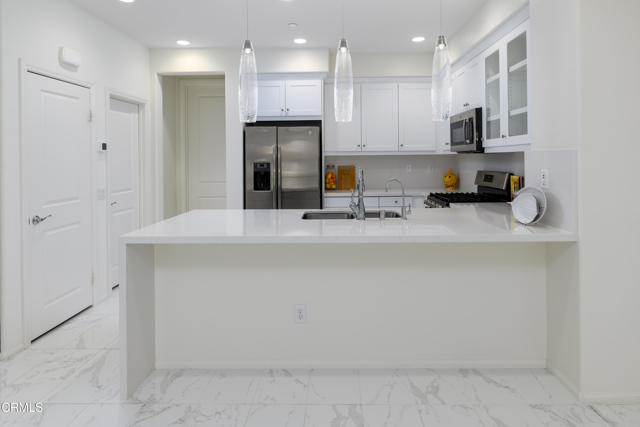469 Pecana Street, Camarillo CA: https://media.crmls.org/mediaz/90b36ac1-e7d6-4a43-aded-101d006b067c.jpg
