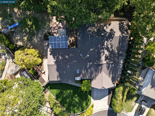 15 Ardmore Ct, Pleasant Hill CA: https://media.crmls.org/mediaz/90b3ed2c-4e9d-4b24-8444-d2708df29fe2.jpg