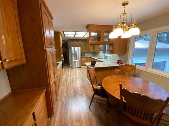 300 Winona Way, Aptos CA: https://media.crmls.org/mediaz/90b51c95-ec56-493b-88be-96ea64c77878.jpg