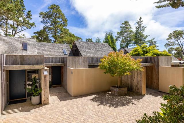 24520 Outlook Drive, Carmel CA: https://media.crmls.org/mediaz/90b679d6-4dc5-4ffa-9fa7-b053aee6c988.jpg