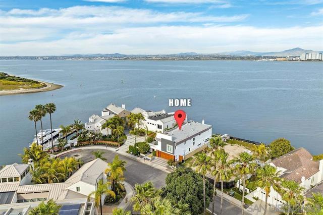 5 Spinnaker Way, Coronado CA: https://media.crmls.org/mediaz/90b6d3eb-e9f3-4d03-8b01-40e24dc4d244.jpg