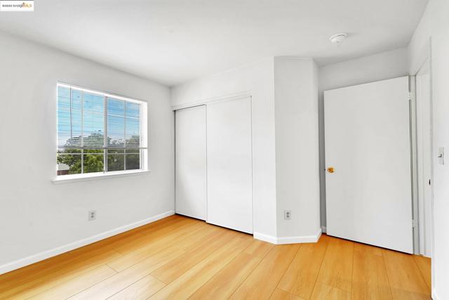 1764 Primrose Ln, Pinole CA: https://media.crmls.org/mediaz/90b710f8-334b-42c2-ac8d-ae51605cc206.jpg