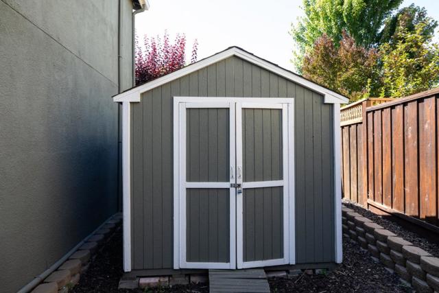 1417 Briarberry Lane, Gilroy CA: https://media.crmls.org/mediaz/90b7d9e8-ff34-42b1-b48c-6dc836c6f235.jpg