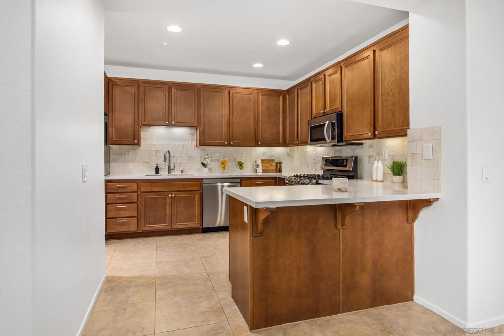 16913 Laurel Hill Ln