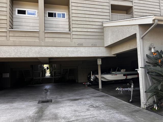 4587 Cove Drive, Carlsbad CA: https://media.crmls.org/mediaz/90b84844-f326-4941-b6ac-071117e5ce4c.jpg