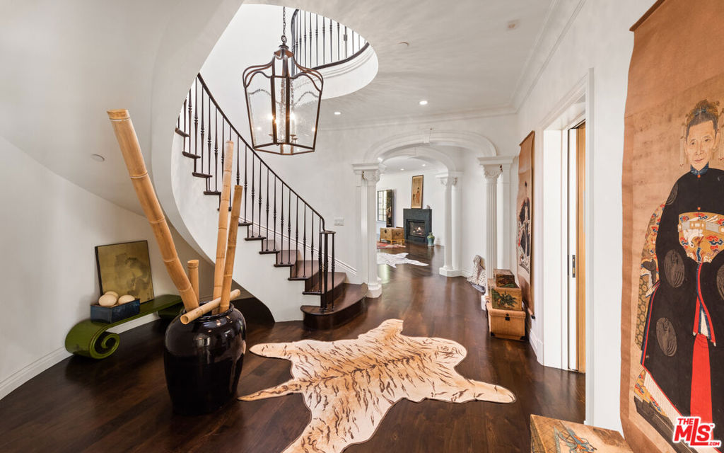 1115 N Beverly Drive