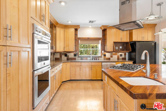 3 Bed Home for Sale in Burbank, California