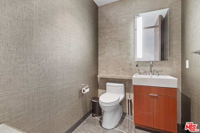 1 W Century Drive, Los Angeles CA: https://media.crmls.org/mediaz/90baa4bc-0faa-4521-a900-638ee936282e.jpg