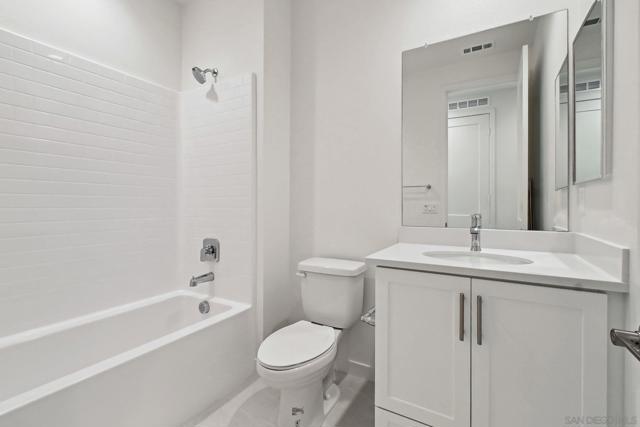 2581 Broom Ln, Carlsbad CA: https://media.crmls.org/mediaz/90baf0a5-d206-46f4-a5cb-aa46ab643d9b.jpg