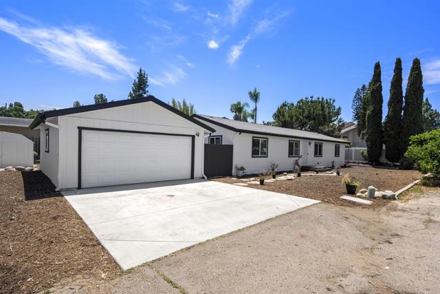 8620 Atlas View Drive, Santee CA: https://media.crmls.org/mediaz/90bb08dd-6c86-4af0-bb76-c86ee392a3d9.jpg