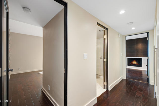 Detail Gallery Image 21 of 37 For 11915 Gorham Ave #3,  Los Angeles,  CA 90049 - 2 Beds | 2 Baths