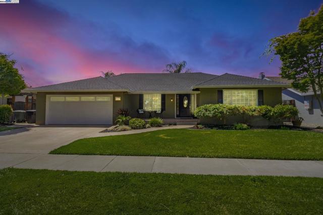 4666 Shearwater Rd, Pleasanton CA: https://media.crmls.org/mediaz/90be61cc-22ab-4613-a966-14505e0cef9a.jpg