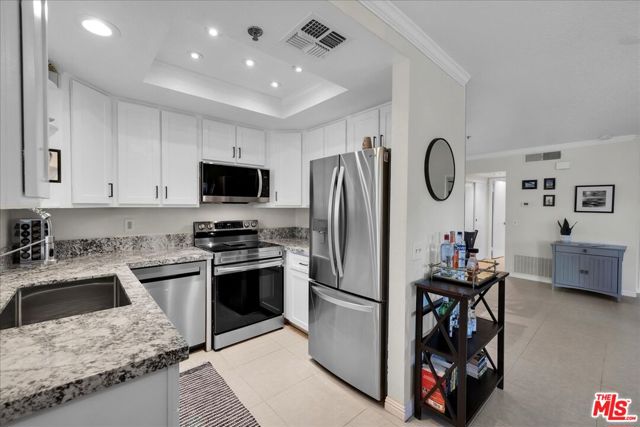2700 Lawrence Crossley Road #83, Palm Springs, CA 92264