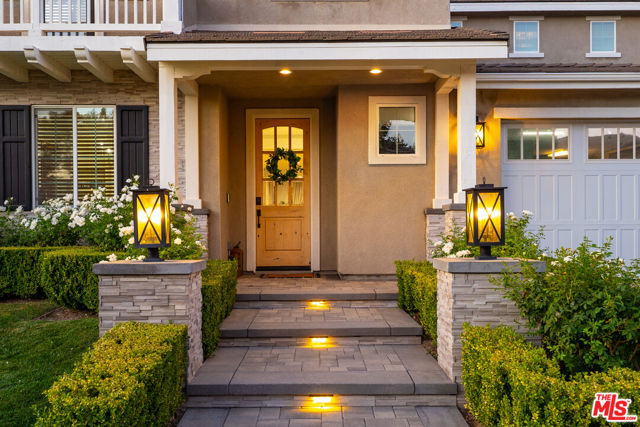 22499 Leaf Spring Court, Santa Clarita CA: https://media.crmls.org/mediaz/90bfc56c-a491-4ba5-9f18-d88d4a3f94cb.jpg