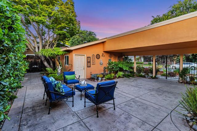 1111 Arnott Way, Campbell CA: https://media.crmls.org/mediaz/90c01796-c68d-4c6c-aca8-3ebbe98cf872.jpg