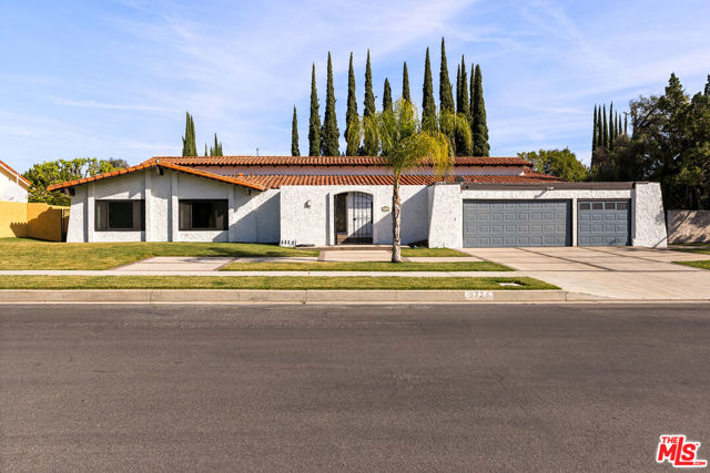 9724 Bothwell Road, Northridge CA: https://media.crmls.org/mediaz/90c0a29d-291a-4e9e-8c95-8f3bd837299c.jpg