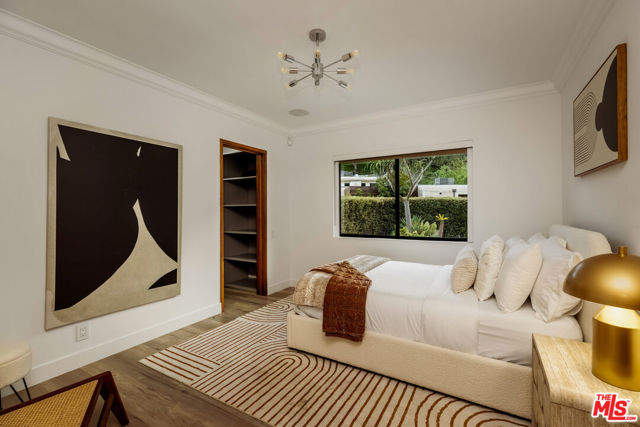 9991 Liebe Drive, Beverly Hills CA: https://media.crmls.org/mediaz/90c11e7c-d9ff-4275-99e3-56a22c70b477.jpg