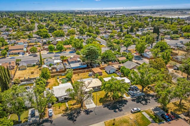 312 Oakshire Avenue, Modesto CA: https://media.crmls.org/mediaz/90c14d13-59f9-4230-829e-26cafdd1cc7a.jpg