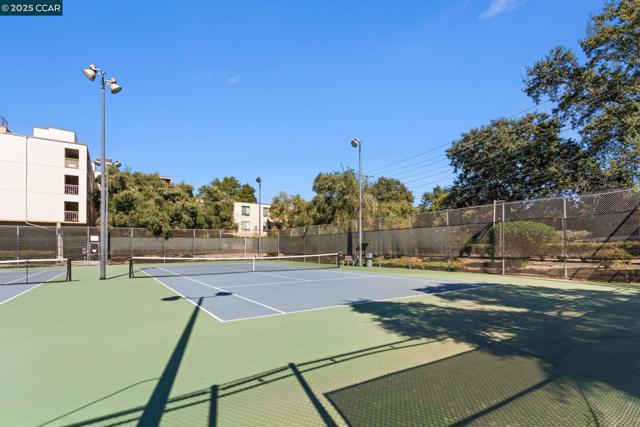 470 N Civic Dr., Walnut Creek CA: https://media.crmls.org/mediaz/90c14f74-26eb-4727-8cfa-45c9695bb656.jpg